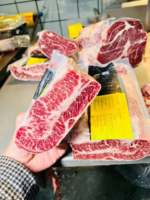 DIAMANTINA ANGUS · Oyster blade · Signature Black Angus line · Actual cut face